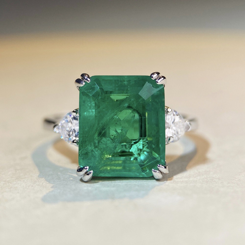 S925 Sterling Silver Ring for Women with Emerald Color and Cotton Crack Pattern